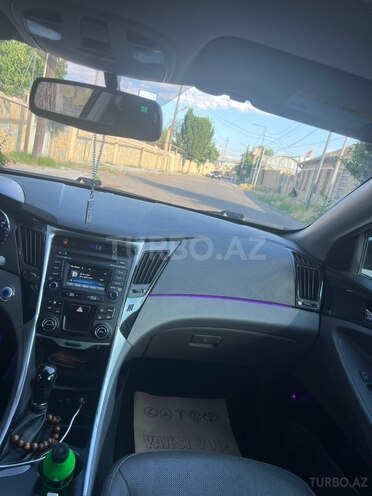 Hyundai Sonata-4