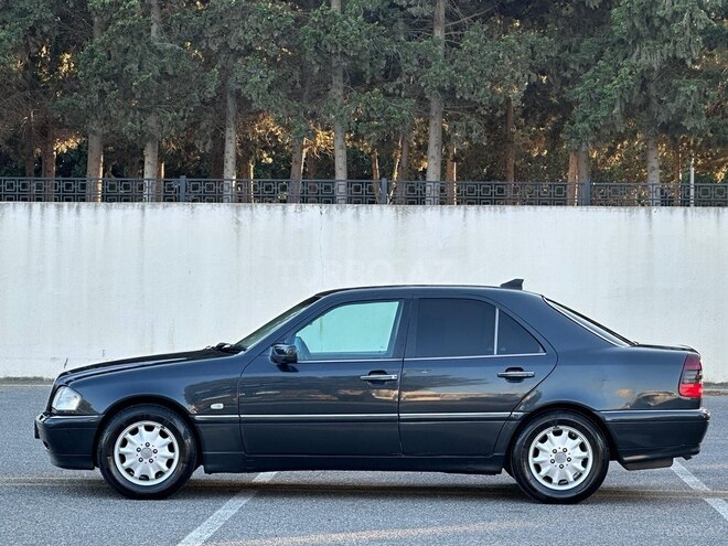 Mercedes C 200-13