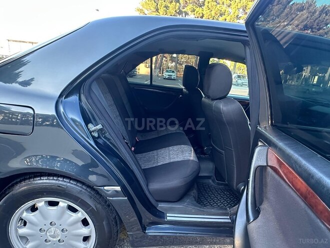 Mercedes C 200-17