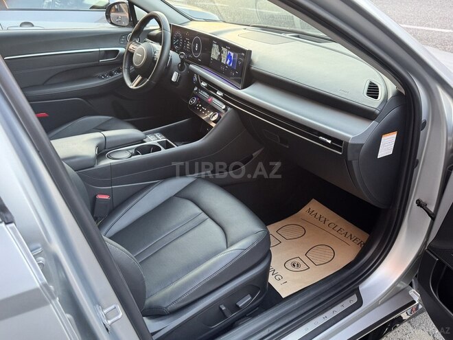 Hyundai Sonata-16