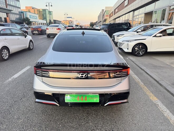 Hyundai Sonata-6