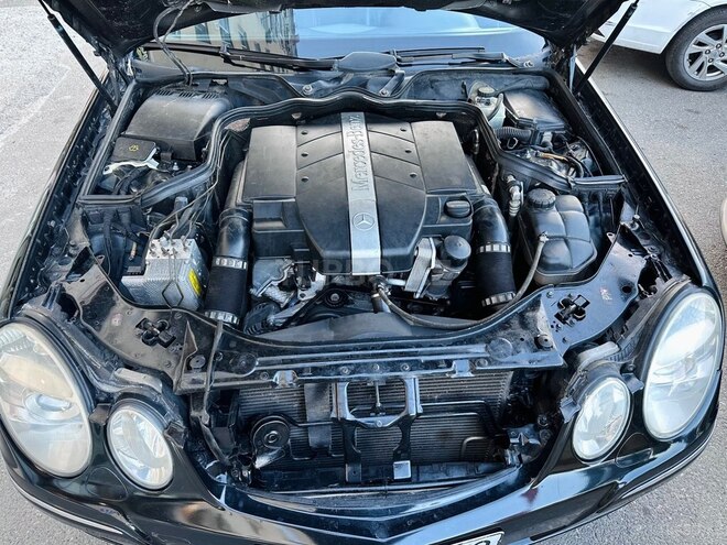Mercedes E 240-2