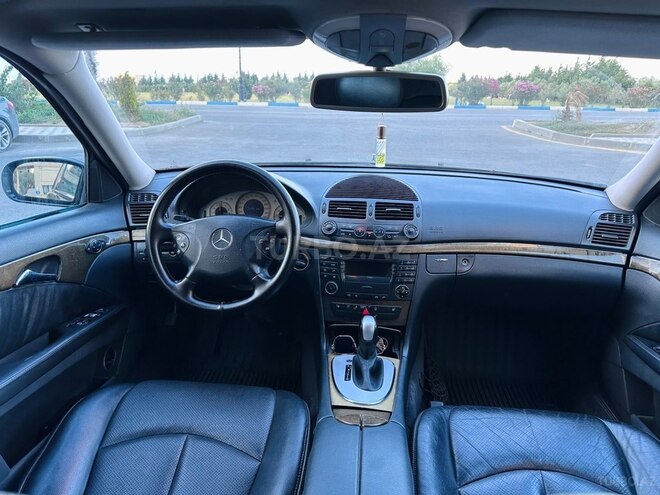 Mercedes E 240-6