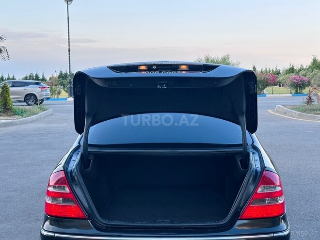 Mercedes E 240-8