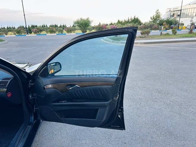 Mercedes E 240-12