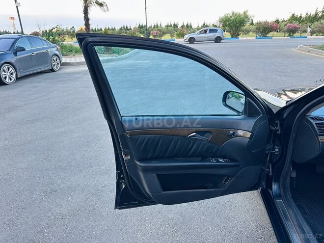Mercedes E 240-5