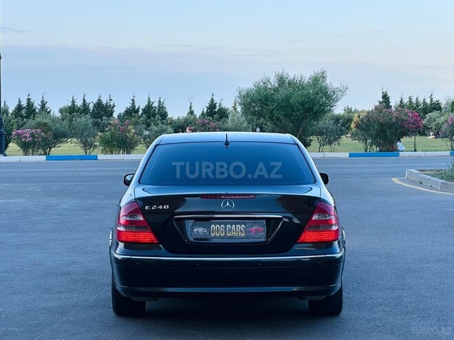 Mercedes E 240-17