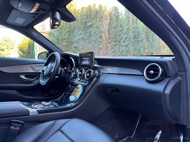 Mercedes C 300-11