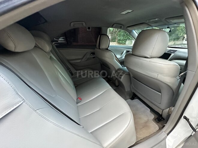 Toyota Camry-11