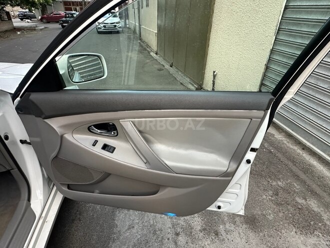 Toyota Camry-10