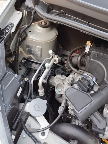 Nissan Note-5
