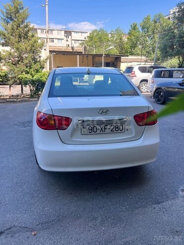 Hyundai Elantra-2