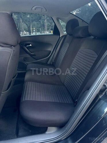 Volkswagen Polo-12