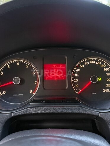 Volkswagen Polo-9