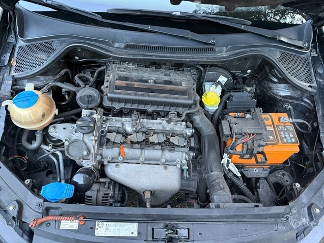 Volkswagen Polo-14