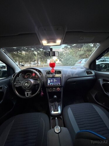 Volkswagen Polo-10