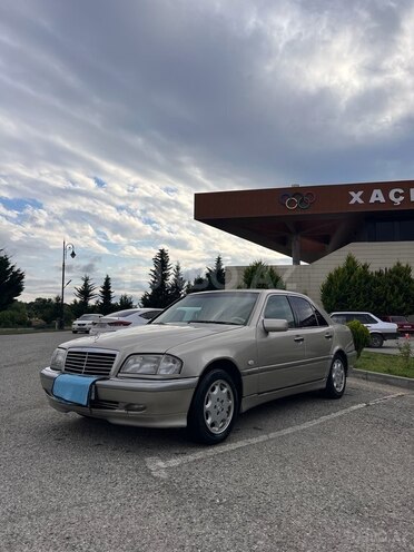 Mercedes C 220-2