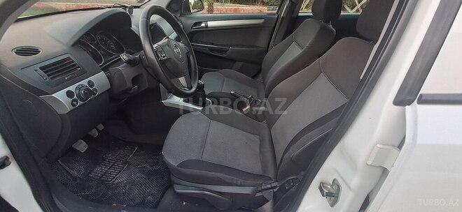 Opel Astra-13