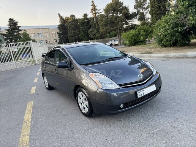 Toyota Prius-1