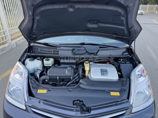 Toyota Prius-12