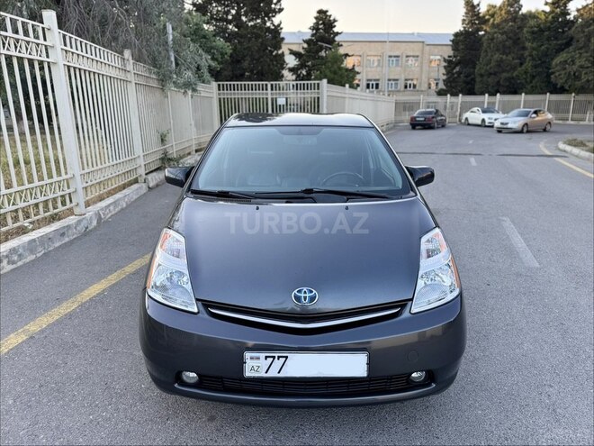 Toyota Prius-5