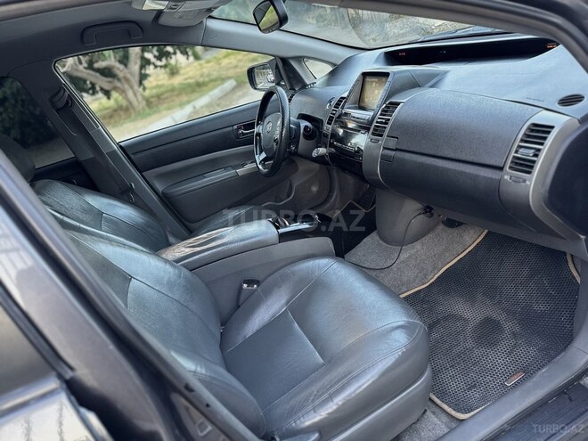 Toyota Prius-16