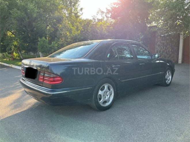 Mercedes E 240-6