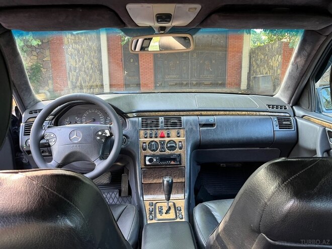 Mercedes E 240-9
