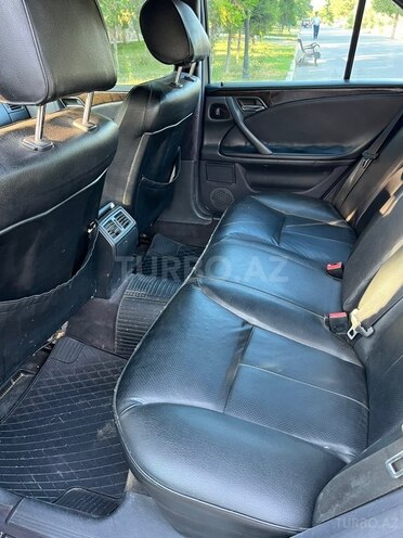 Mercedes E 240-11
