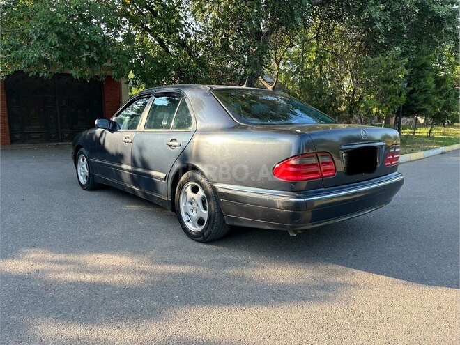 Mercedes E 240-7