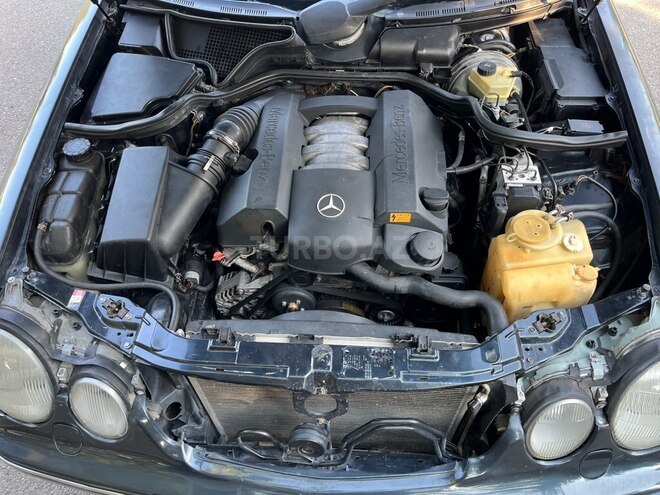 Mercedes E 240-12
