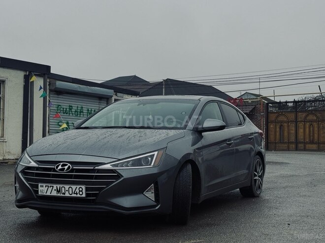Hyundai Elantra-1