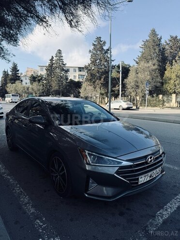 Hyundai Elantra-2