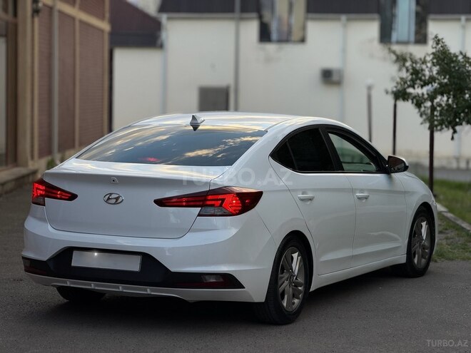 Hyundai Elantra-6