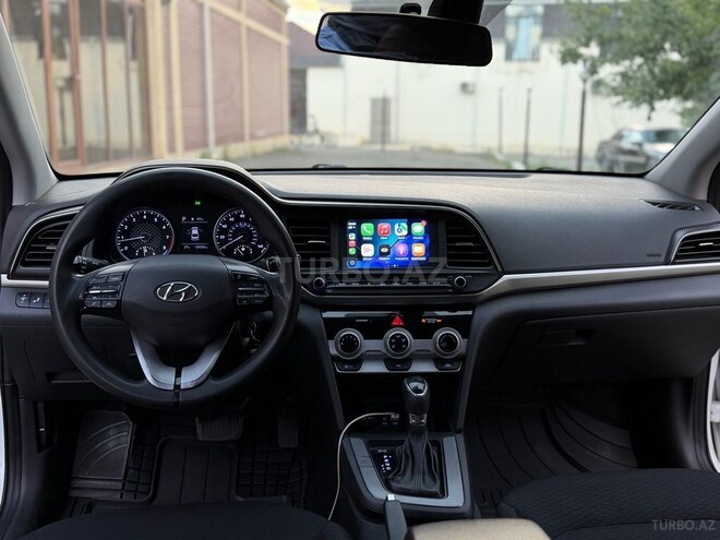 Hyundai Elantra-9