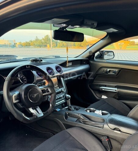 Ford Mustang-12