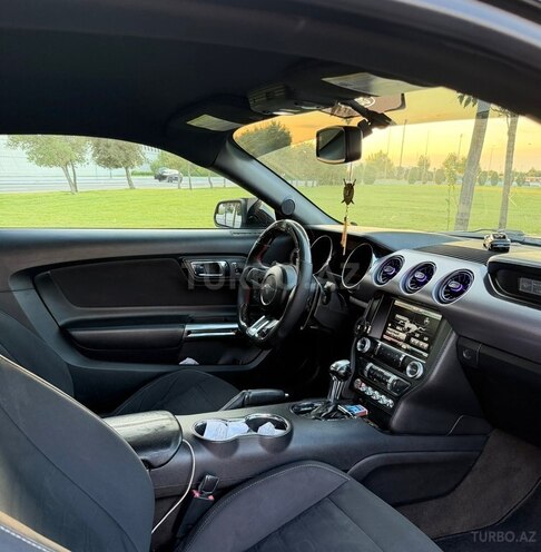 Ford Mustang-13