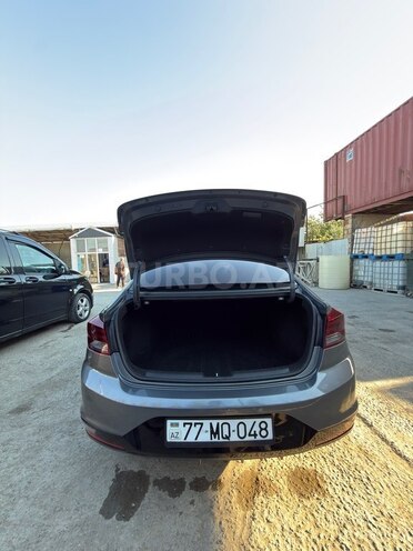Hyundai Elantra-6