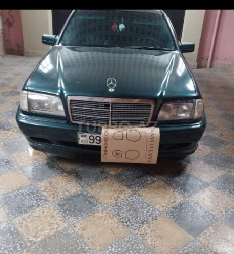Mercedes C 200-1