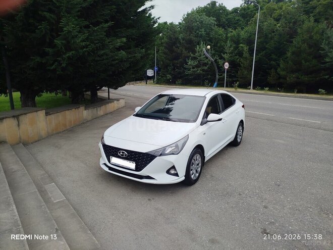 Hyundai Accent-1