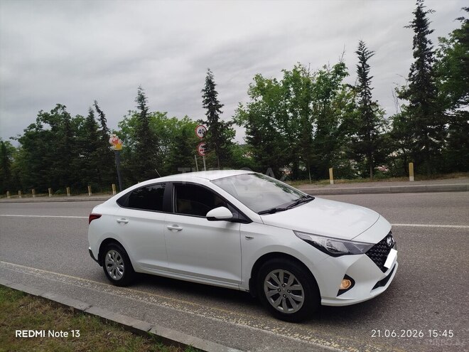 Hyundai Accent-4