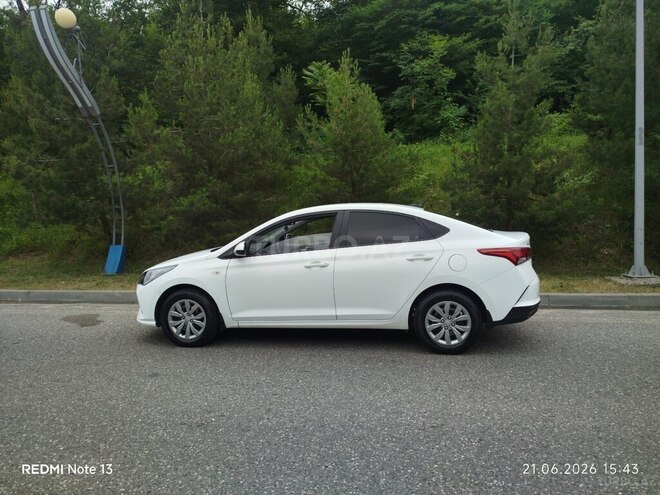 Hyundai Accent-6