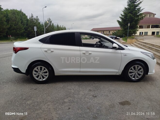 Hyundai Accent-8