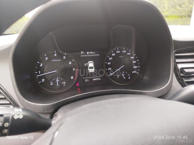Hyundai Accent-10