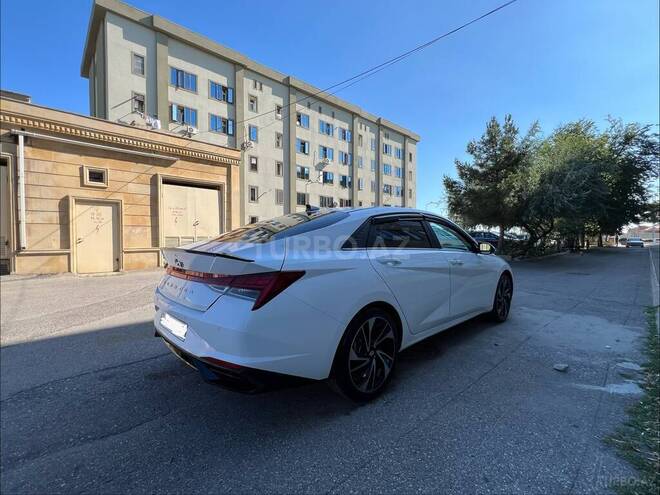 Hyundai Elantra-7