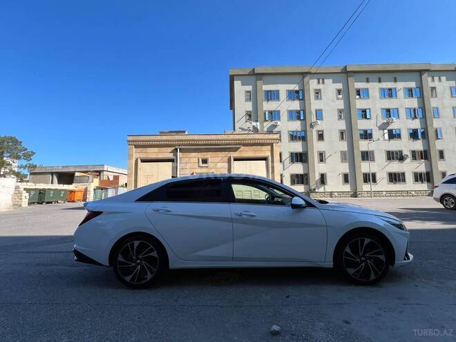 Hyundai Elantra-6