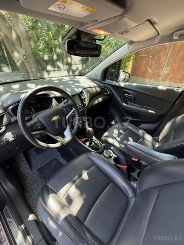 Chevrolet Trax-8