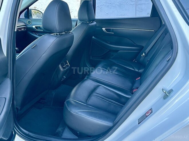 Hyundai Sonata-14