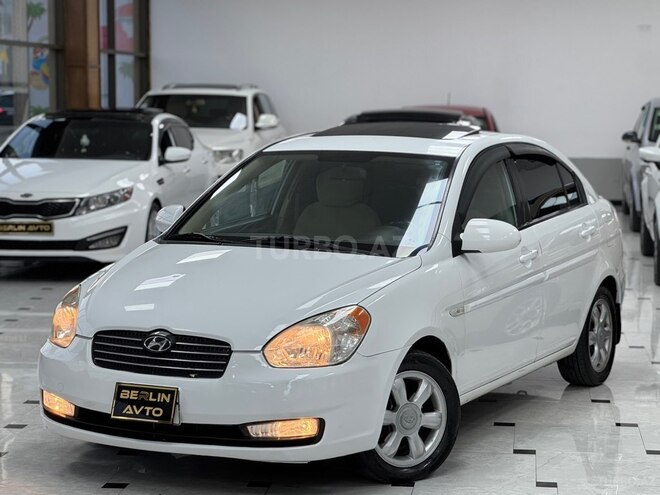Hyundai Accent-13