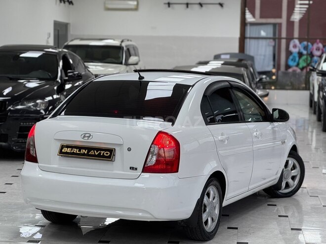 Hyundai Accent-8